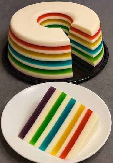 Gelatina arcoíris en capas de colores